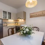 Art Amphora Apartment