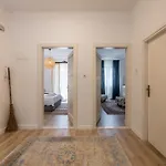 Apartment Art Amphora *